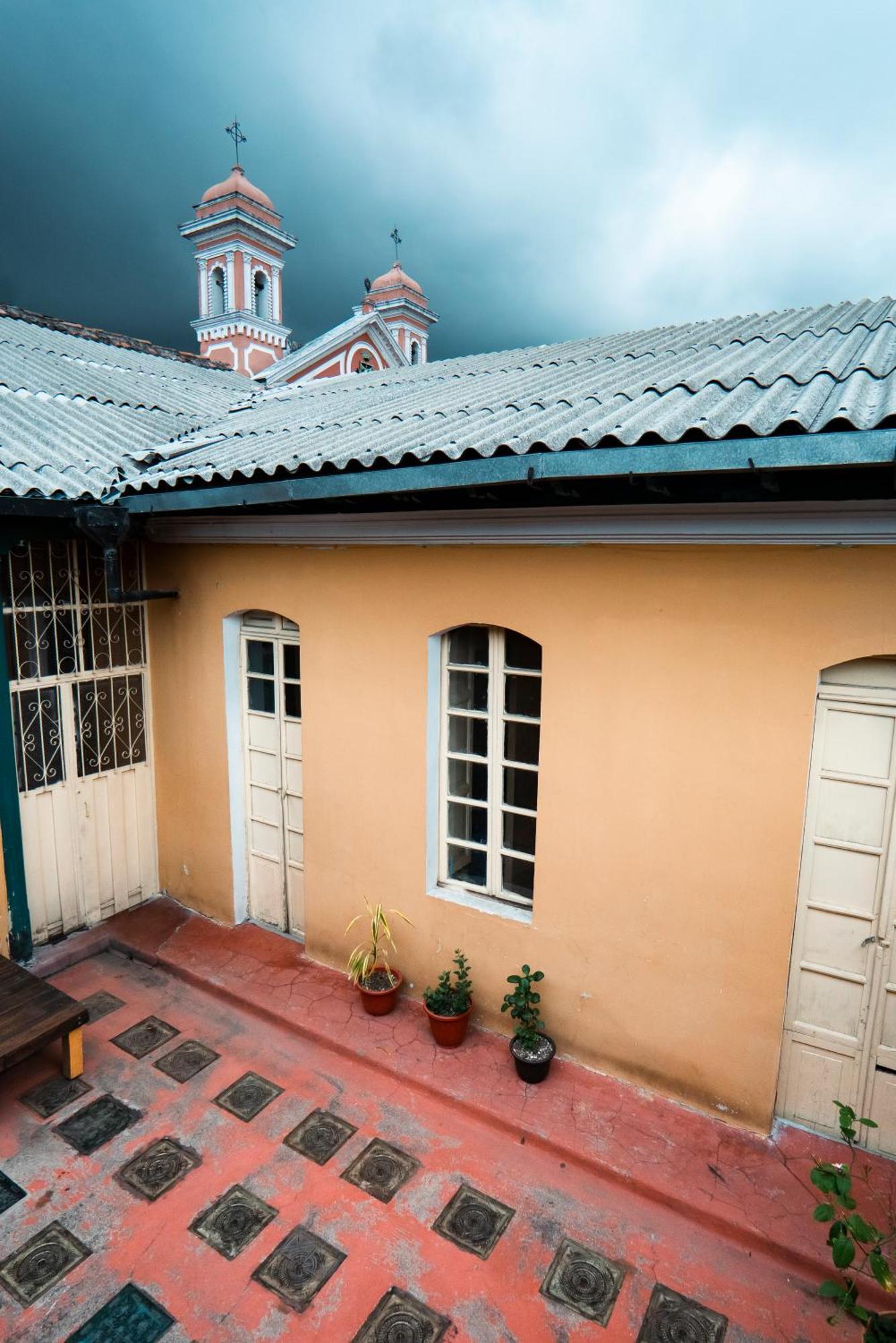 Basshaus Hotel Huamboya Eksteriør billede